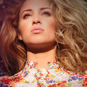 Tori Kelly - List pictures