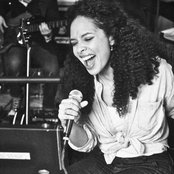 Joy Denalane - List pictures