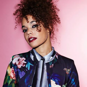 Andreya Triana - List pictures