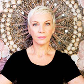 Annie Lennox - List pictures