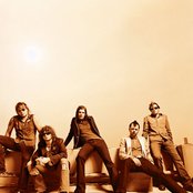 Hinder - List pictures