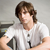 Axel Fernando - List pictures