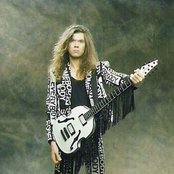 Paul Gilbert - List pictures