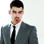 Joe Jonas - List pictures