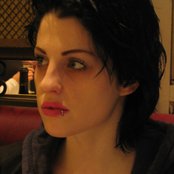 Brody Dalle - List pictures