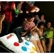 Flamboyant Bella - List pictures