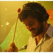 Rodrigo Amarante - List pictures