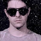 Left Boy - List pictures