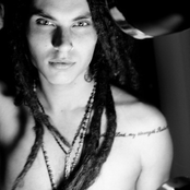 Samuel Larsen - List pictures