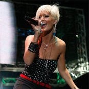 Tami Chynn - List pictures