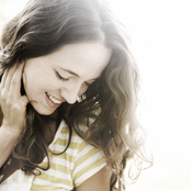 Tiê - List pictures