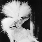 Mae West - List pictures