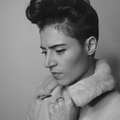 Emily King - List pictures