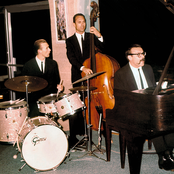Vince Guaraldi Trio - List pictures