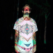 Flume - List pictures