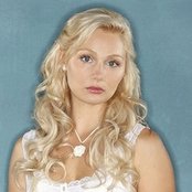 Clare Bowen - List pictures