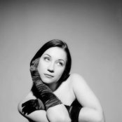 Holly Cole - List pictures