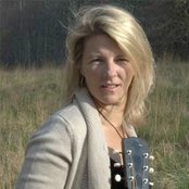 Laurelyn Dossett - List pictures