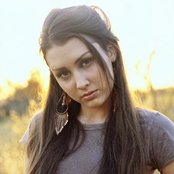 Nikki Flores - List pictures