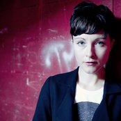 Polica - List pictures