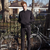 Erik Hassle - List pictures