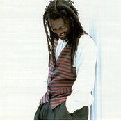 Lucky Dube - List pictures