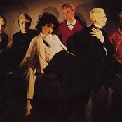 Mobiles - List pictures