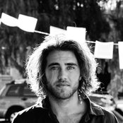 Matt Corby - List pictures