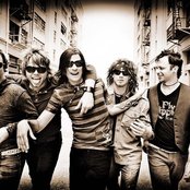 Hinder - List pictures