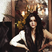 Alex Winston - List pictures