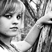 Holly Tucker - List pictures