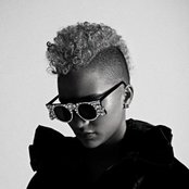 Lucy Love - List pictures