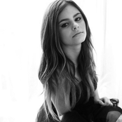 Jacquie Lee - List pictures