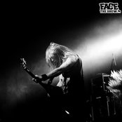 Maroon - List pictures