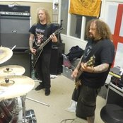 Lock Up - List pictures