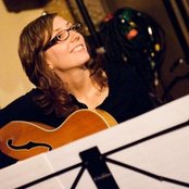 Mary Halvorson - List pictures