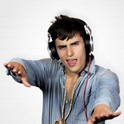 Mike Tompkins - List pictures