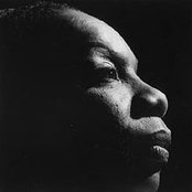 Simone Nina - List pictures