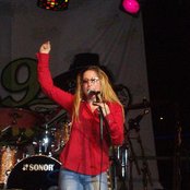 Heidi Newfield - List pictures