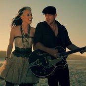 Thompson Square - List pictures