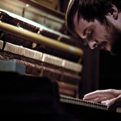 Nils Frahm - List pictures