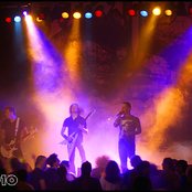 Maroon - List pictures