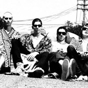 Sticky Fingers - List pictures