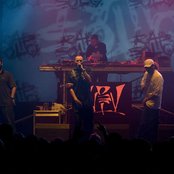 Violadores Del Verso - List pictures