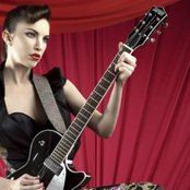 Deborah De Corral - List pictures