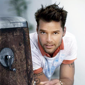 Ricky Martin - List pictures