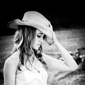 Alexa Lusader - List pictures