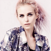 Kyla La Grange - List pictures