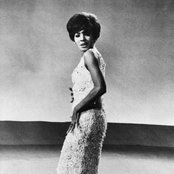 Shirley Bassey - List pictures