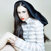 Allie X - List pictures